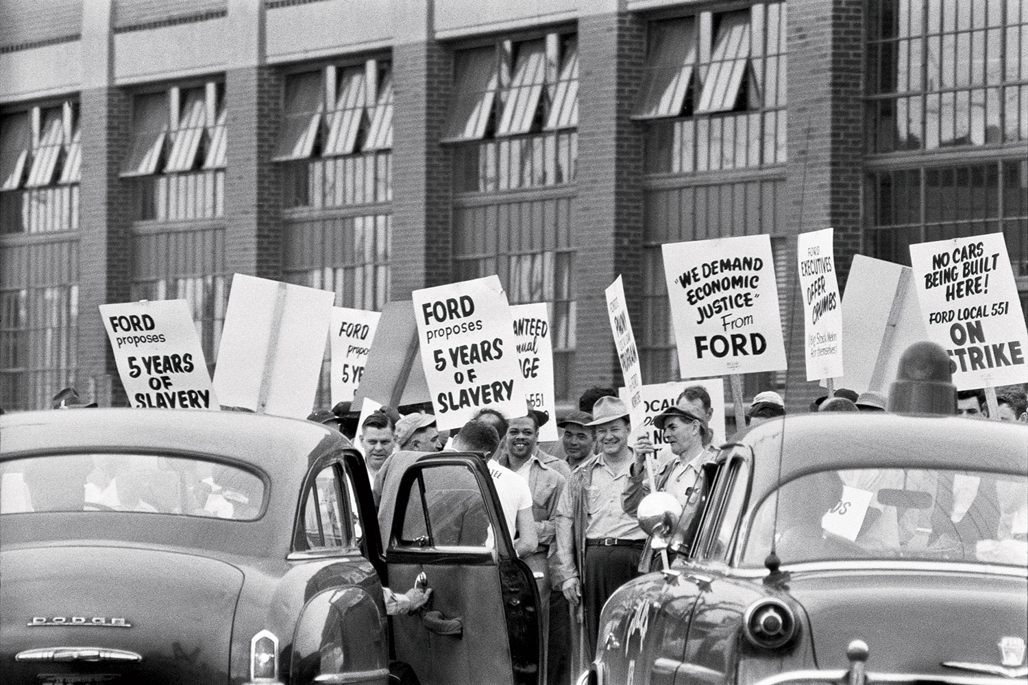 Art Shay, Striking Autoworkers,