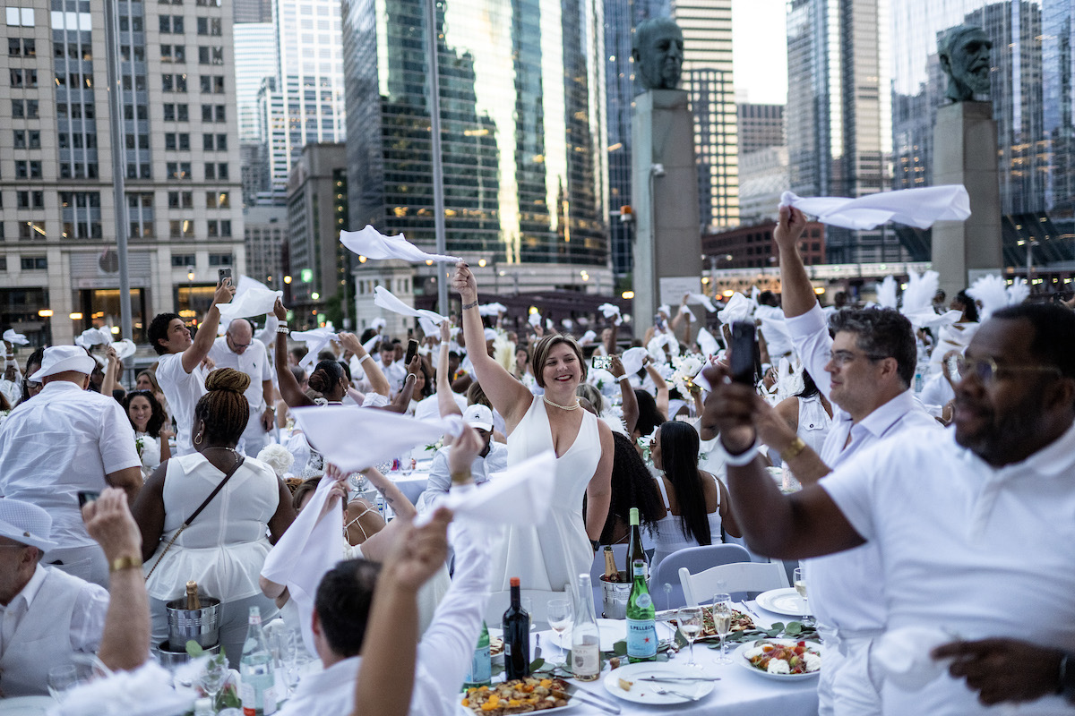 Dispatch Dîner en Blanc Returns to Chicago, an Outdoor Dinner Party